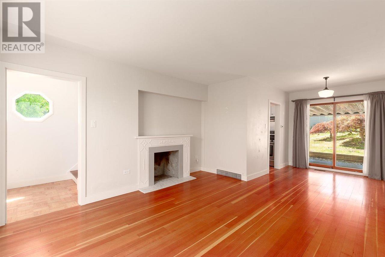 1389 E 39th Ave, Vancouver, BC V5W 4C3