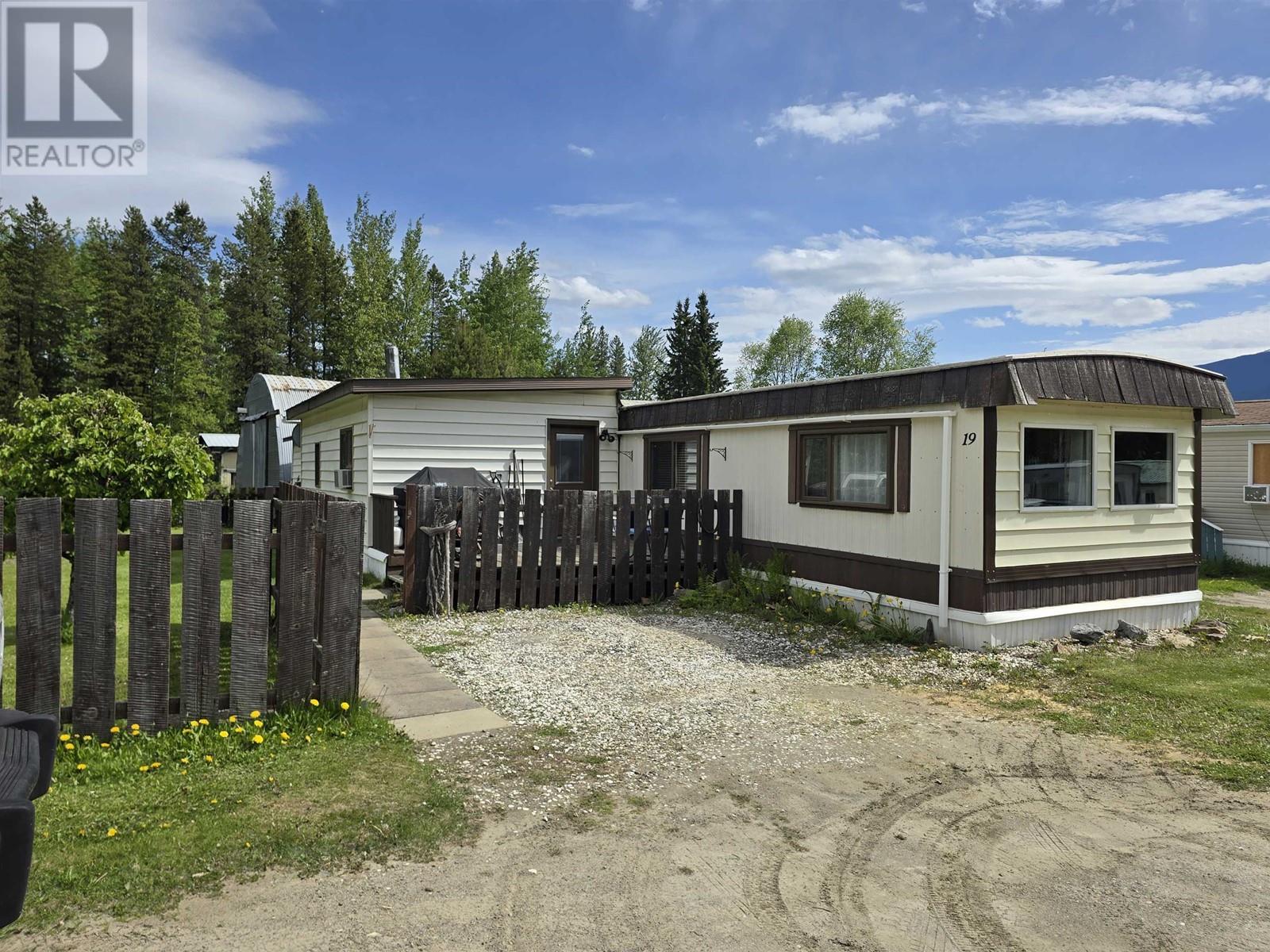 95 Mountain View Road Unit 19, Mcbride, BC V0J 2E0