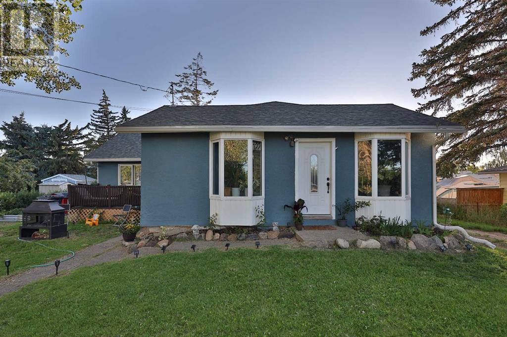 122 N 100 E, Raymond, AB T0K 2S0