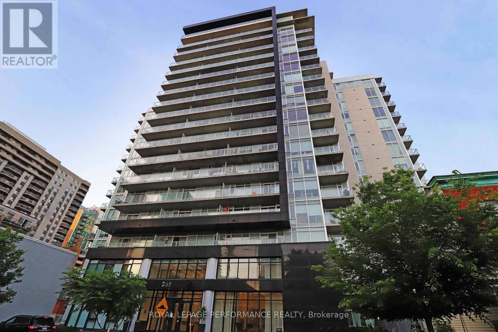 1603 255 Bay St, Ottawa, ON K1R 0C5