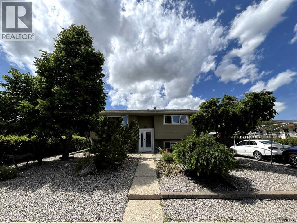 252 Rundleview Dr NE, Calgary, AB T1Y 1H8