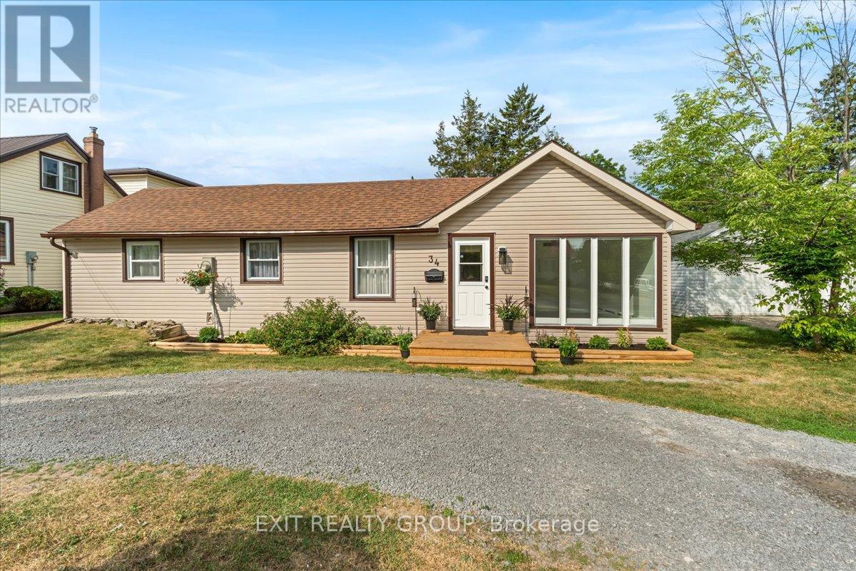 34 Orchard Dr, Belleville, ON K8P 2K4