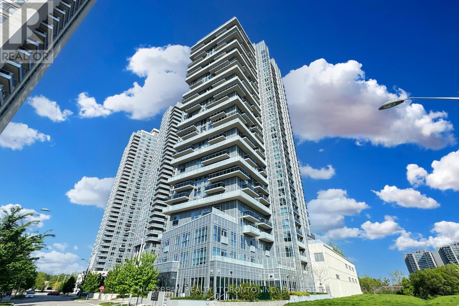 2403 225 Village Green Sq, Toronto, ON M1S 0N4