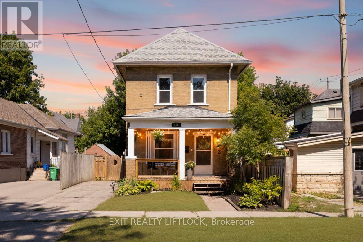 132 Maude St, Peterborough, ON K9J 3A2