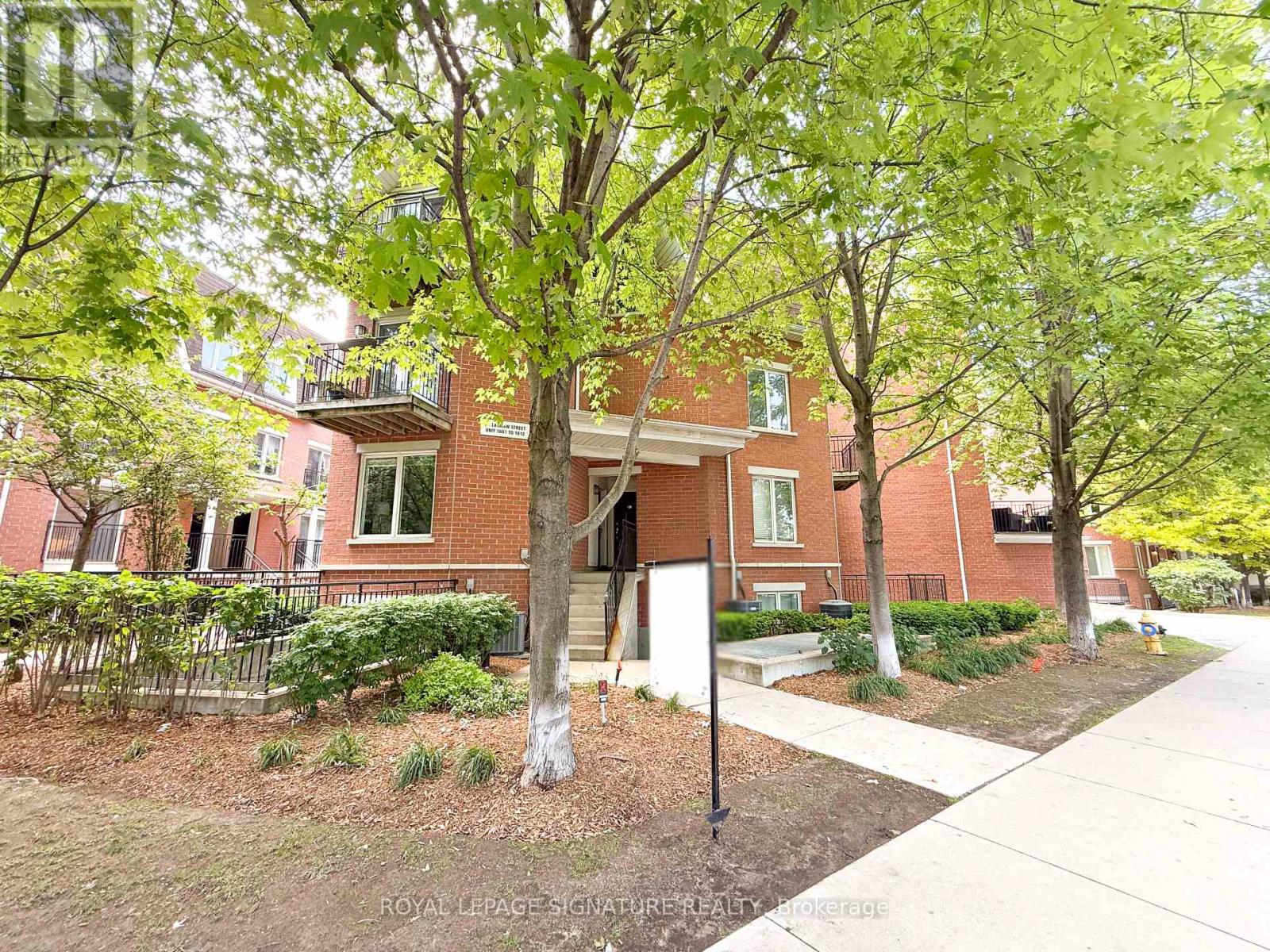 1602 28 Laidlaw St, Toronto, ON M6K 1X2