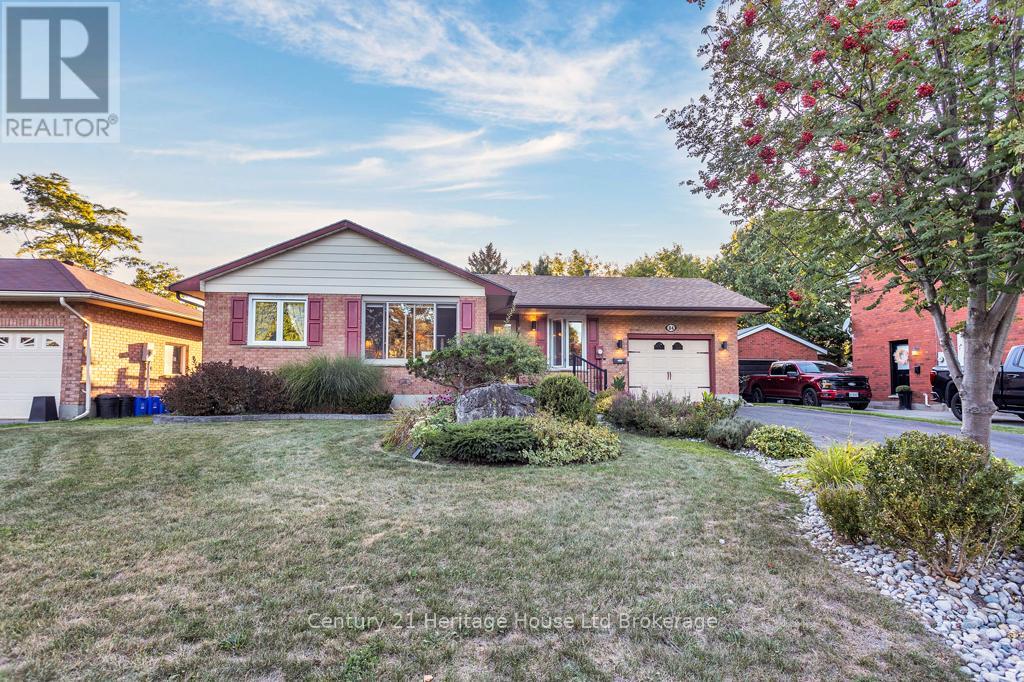 84 Denrich Ave, Tillsonburg, ON N4G 4X7