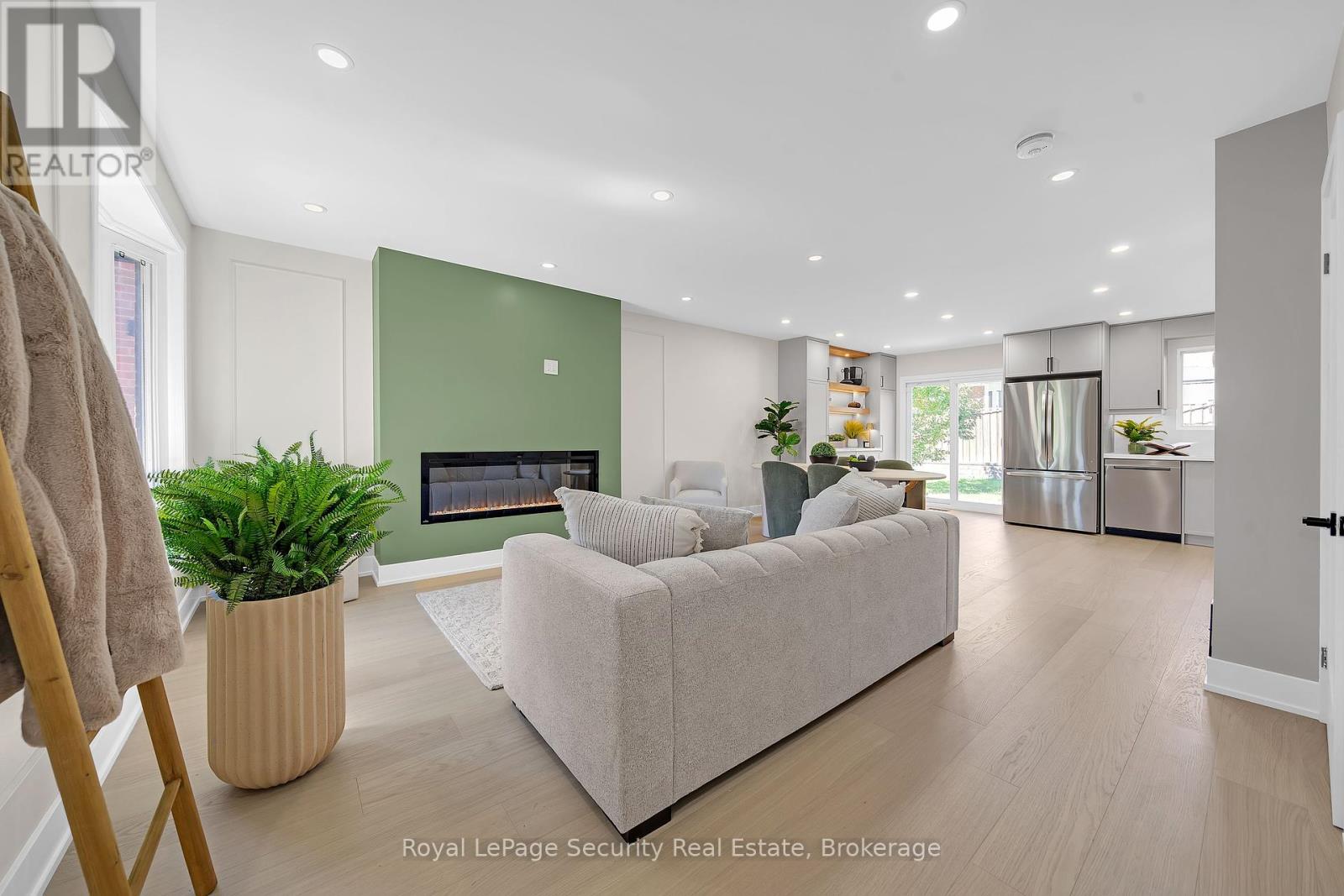 74 Andrea Ln, Vaughan, ON L4L 1E7
