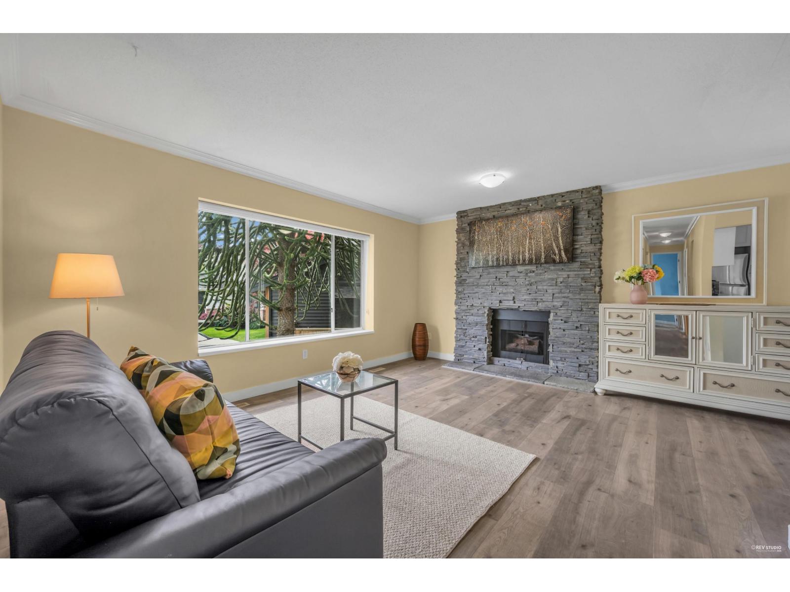 158 Street Unit 10123 #a, Surrey, BC V4N 2P8