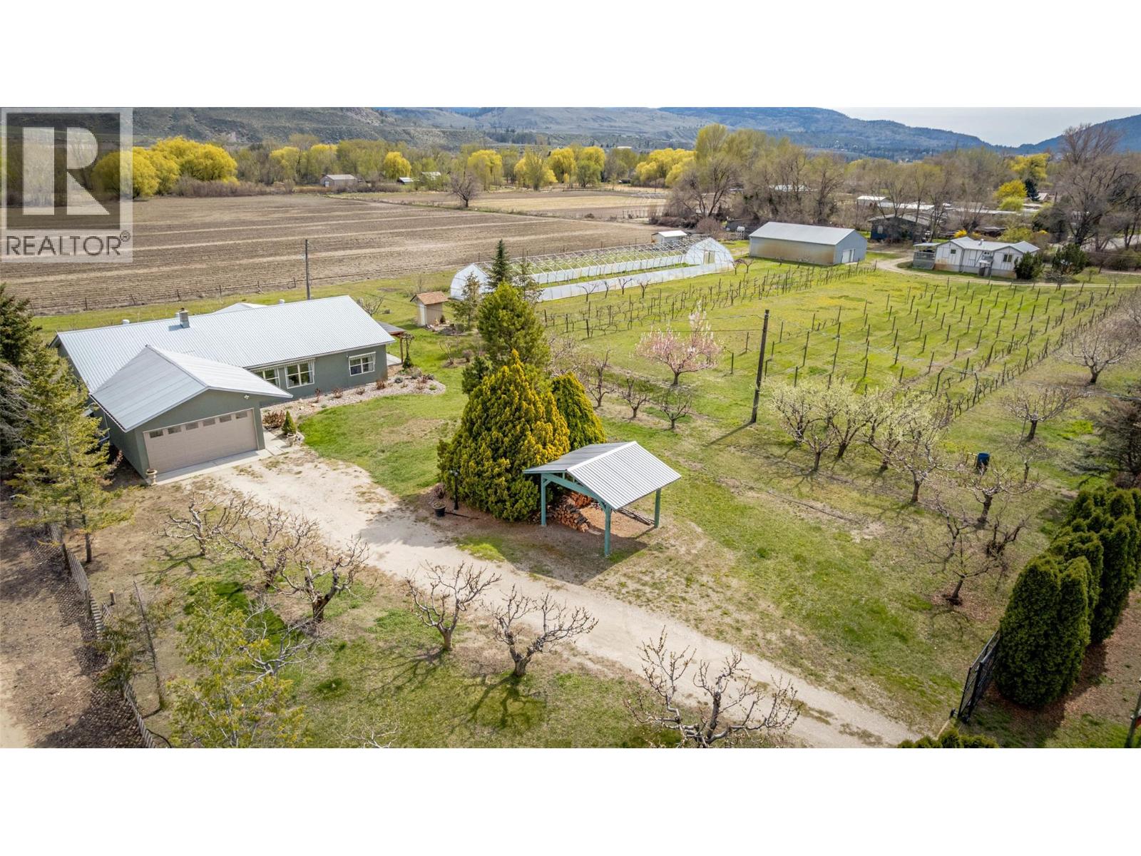 7231 Island Rd, Oliver, BC V0H 1T7