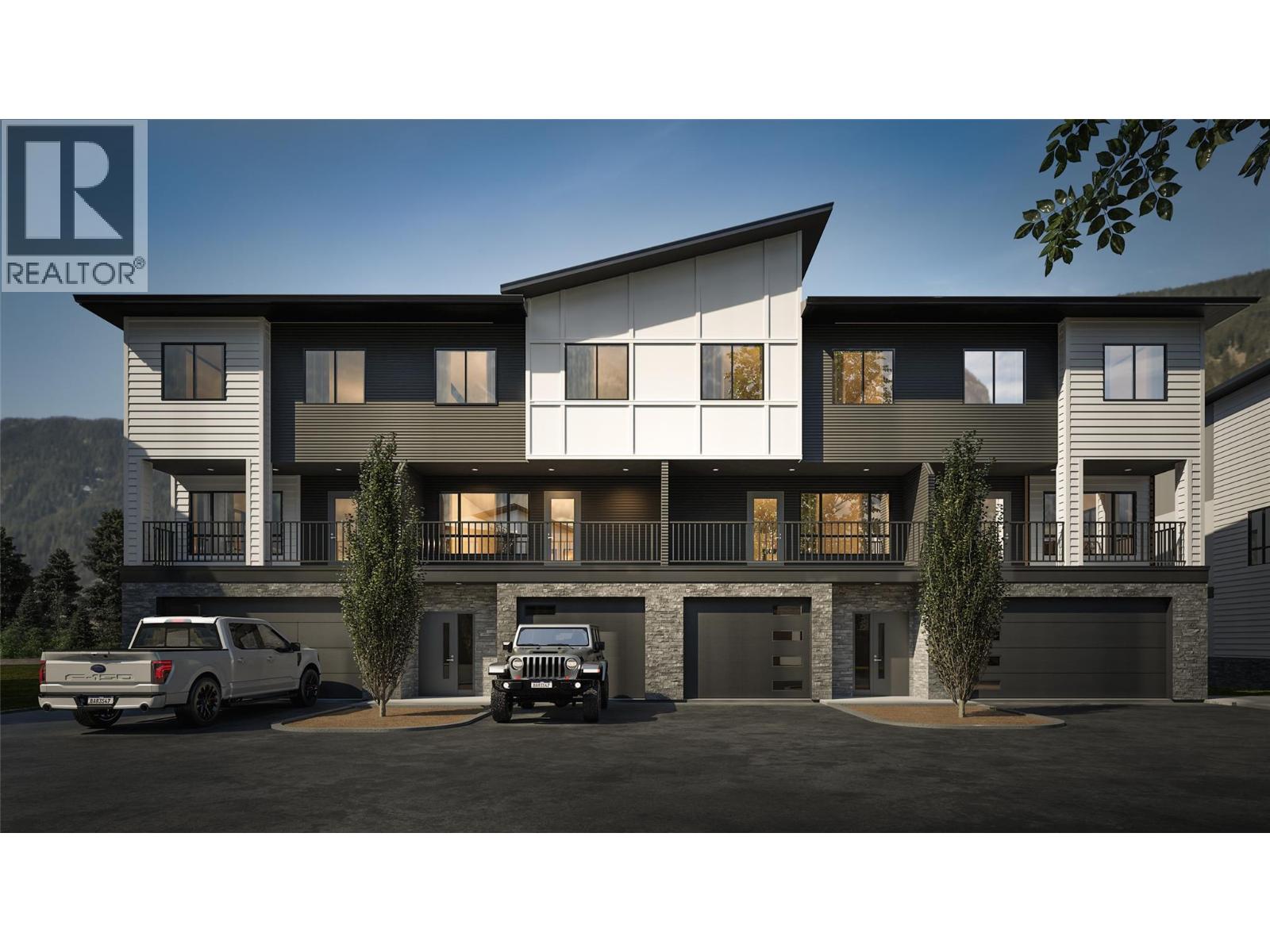 800 Riverside Way Unit 402, Fernie, BC V0B 1M7
