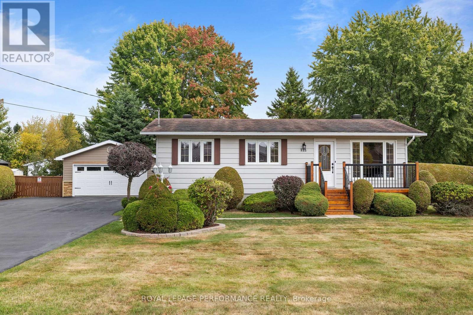 122 Maple Grove St, Russell, ON K0A 1W0