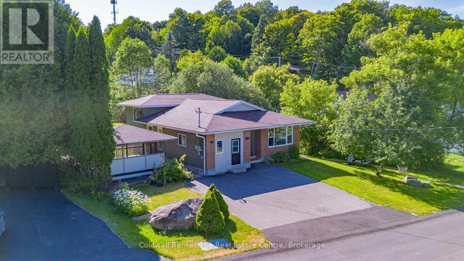5 Anthony Ct, Huntsville, ON P1H 1T2