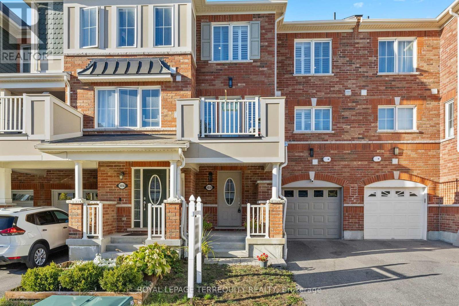 1058 Clipper Ln, Pickering, ON L1X 0E9
