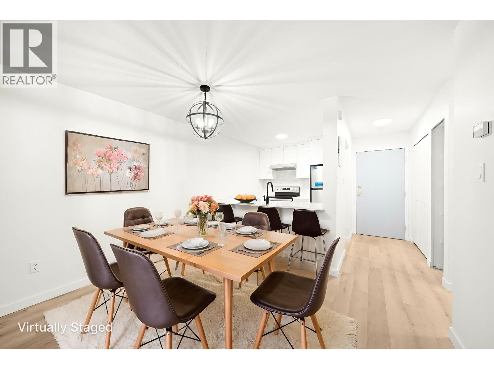 360 E 2nd Street Unit 207, North Vancouver, BC V7L 4N6