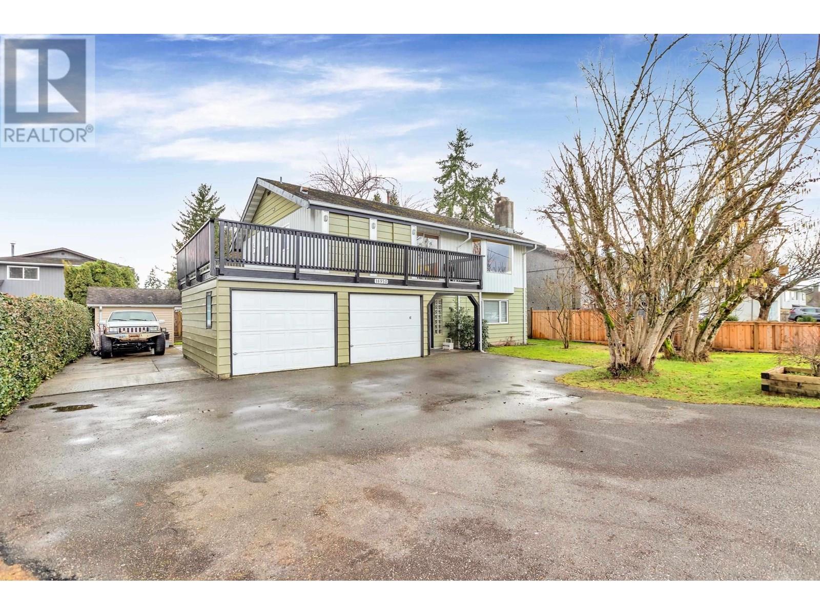 18950 Ford Rd, Pitt Meadows, BC V3Y 1X1