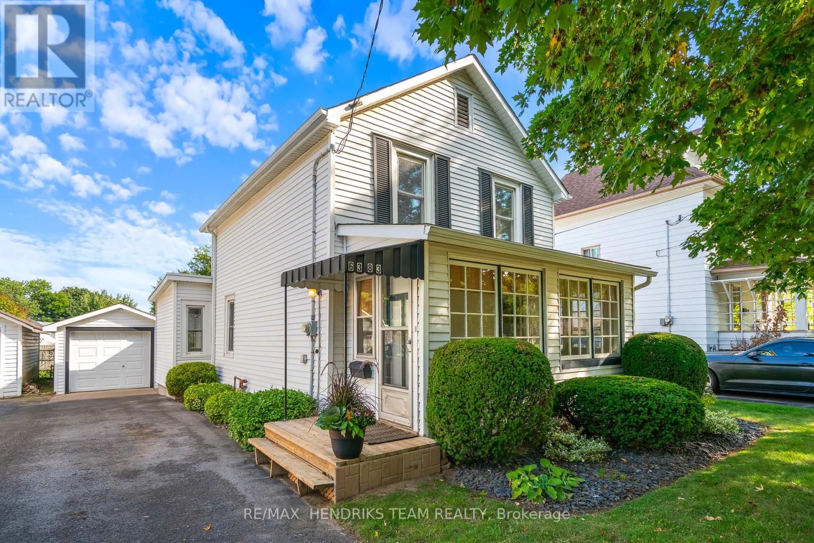 6383 High St, Niagara Falls, ON L2G 1M9