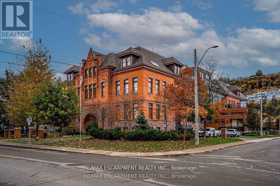 104 200 Stinson St, Hamilton, ON L8N 4J5