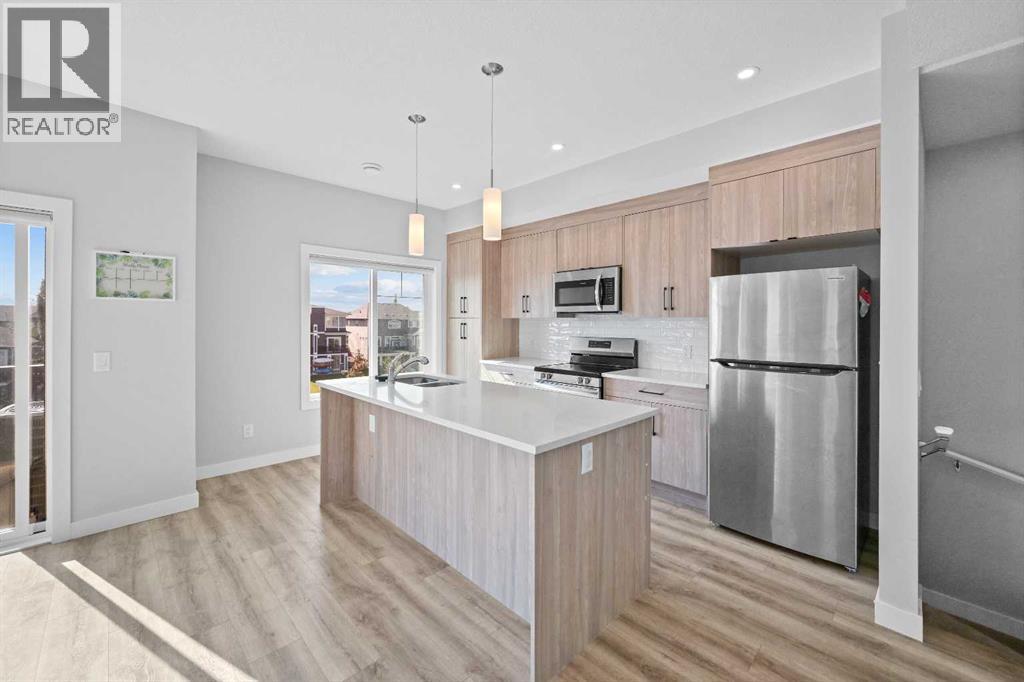 384 Canals Xing SW, Airdrie, AB T4B 4L3