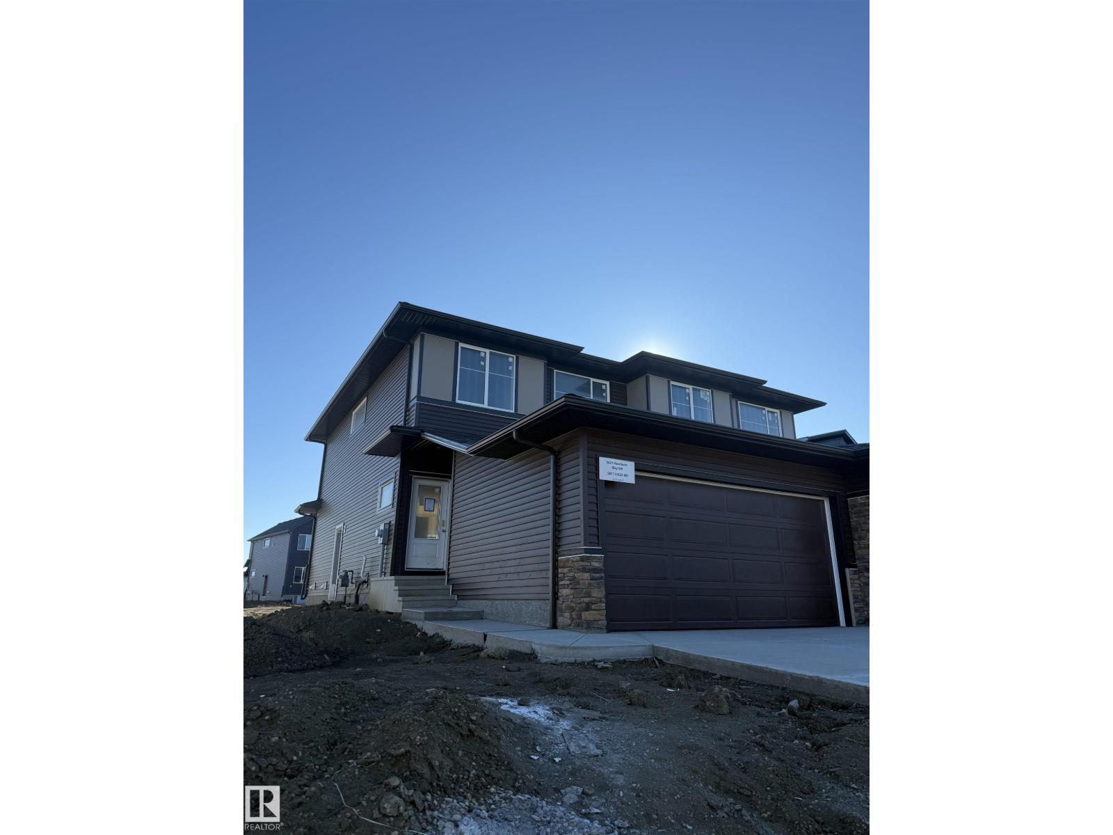5621 Hawthorn Way SW, Edmonton, AB T4H 1X9
