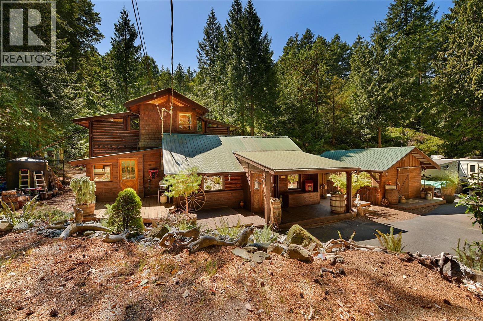 604 Waugh Rd, Mayne Island, BC V0N 2J1