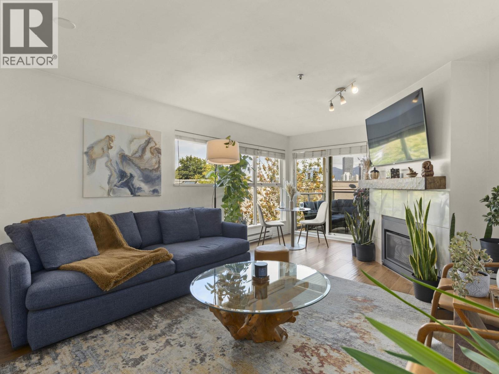 933 W 8th Avenue Unit 105, Vancouver, BC V5Z 1E4