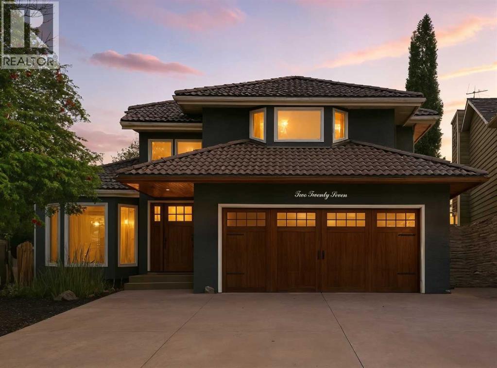 227 Shawnee Mews SW, Calgary, AB T2Y 1W4