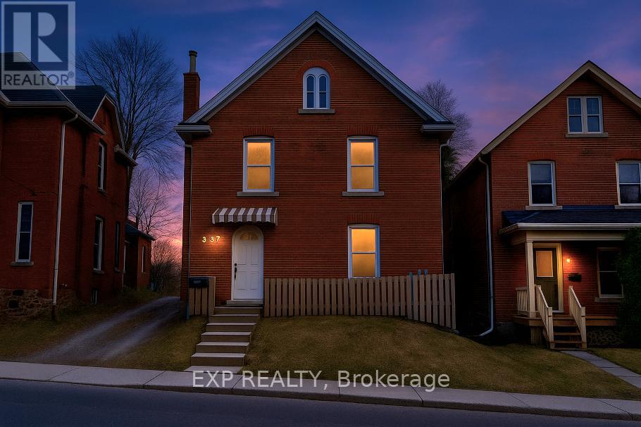 337 London St, Peterborough, ON K9H 2Z6