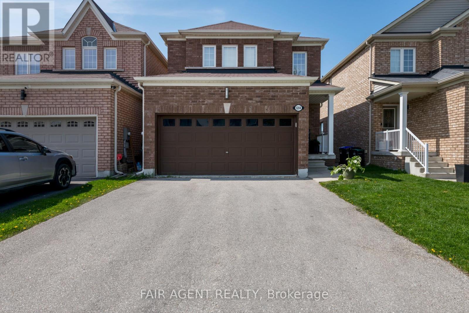 1204 Marylou St, Innisfil, ON L9S 0E5