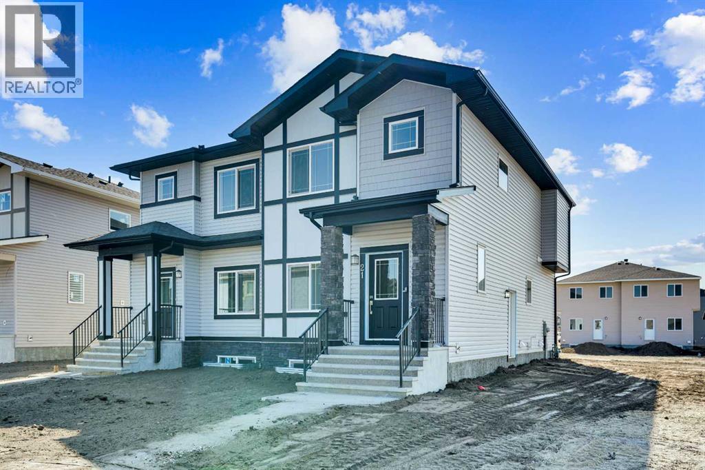 21 Cornerbrook Ln NE, Calgary, AB T3N 2H1