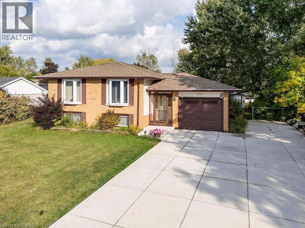 4299 Glancaster Rd, Hamilton, ON L9G 3L1