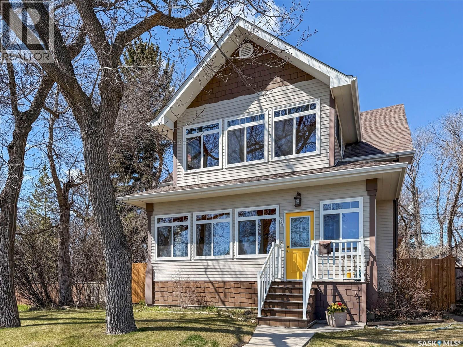 570 4 Avenue Northeast, Swift Current, SK S9H 2K2