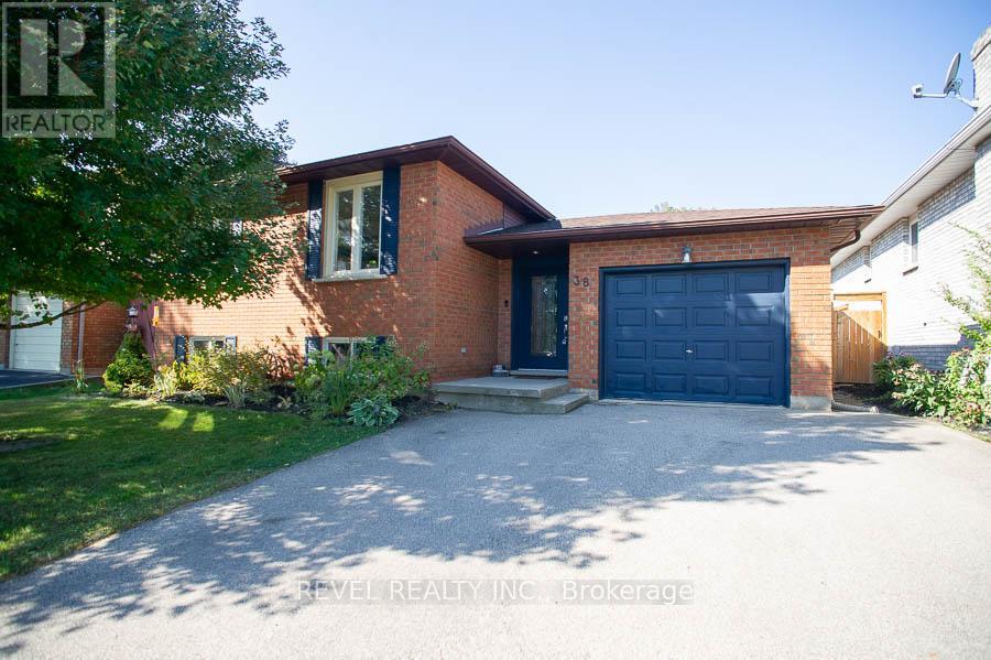 38 Ludlow Cres, Brantford, ON N3P 1V4
