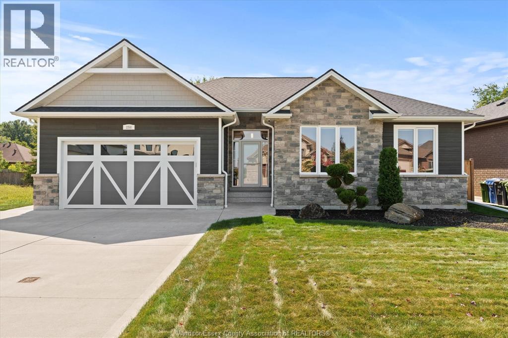 256 Joan Flood Dr, Essex, ON N8M 0C6