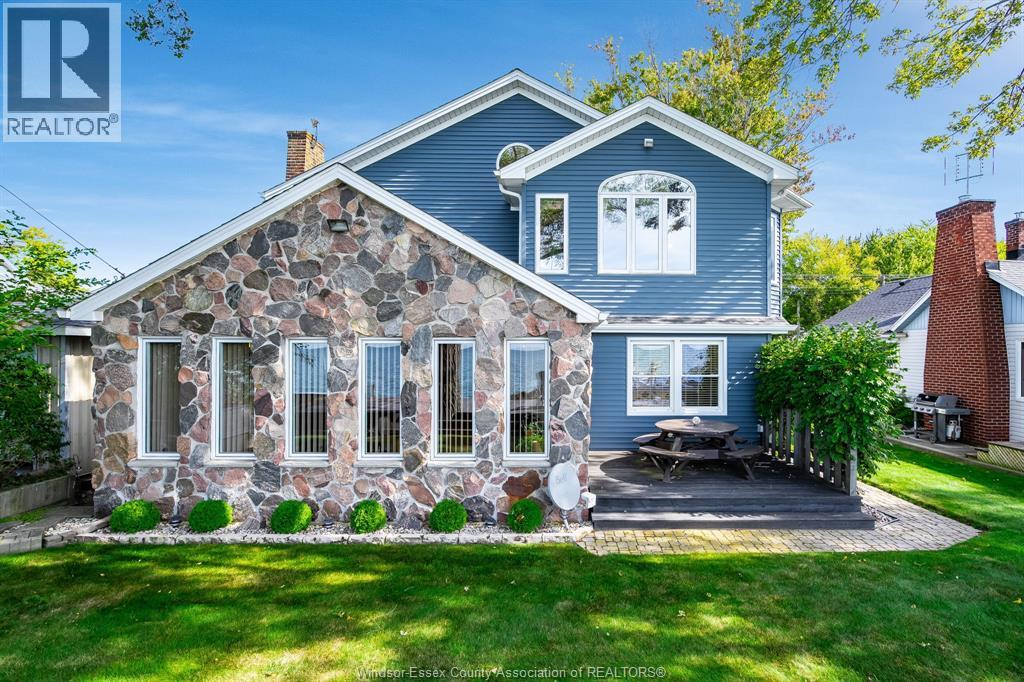 700 Point Pelee Dr, Leamington, ON N8H 3V4