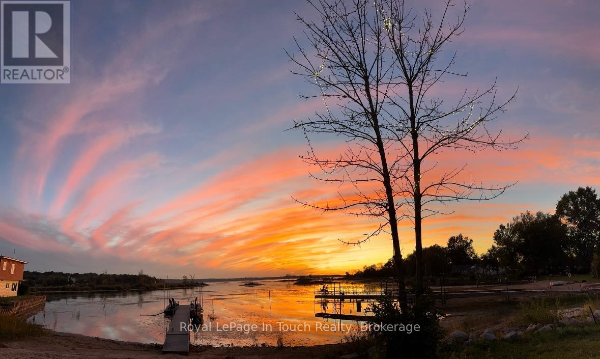 164 Duck Bay Rd, Tay, ON L0K 2C0