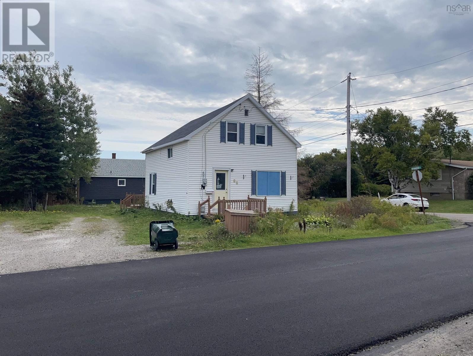 88 Catherine St, Glace Bay, NS B1A 2K3