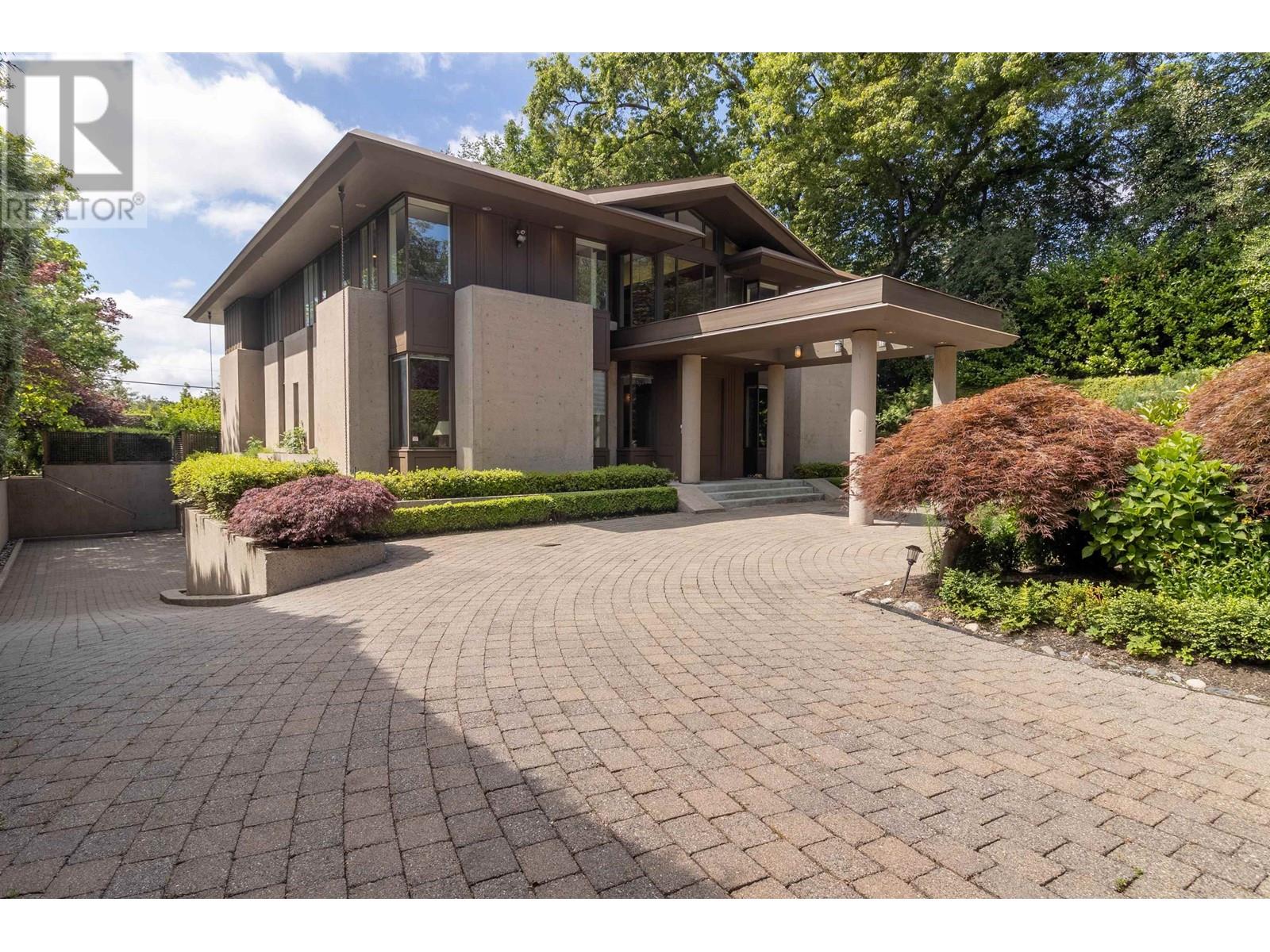 1178 Laurier Ave, Vancouver, BC V6H 1Y5