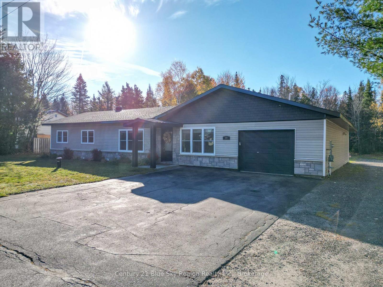 77 Berkley Blvd, North Bay, ON P1B 8G3