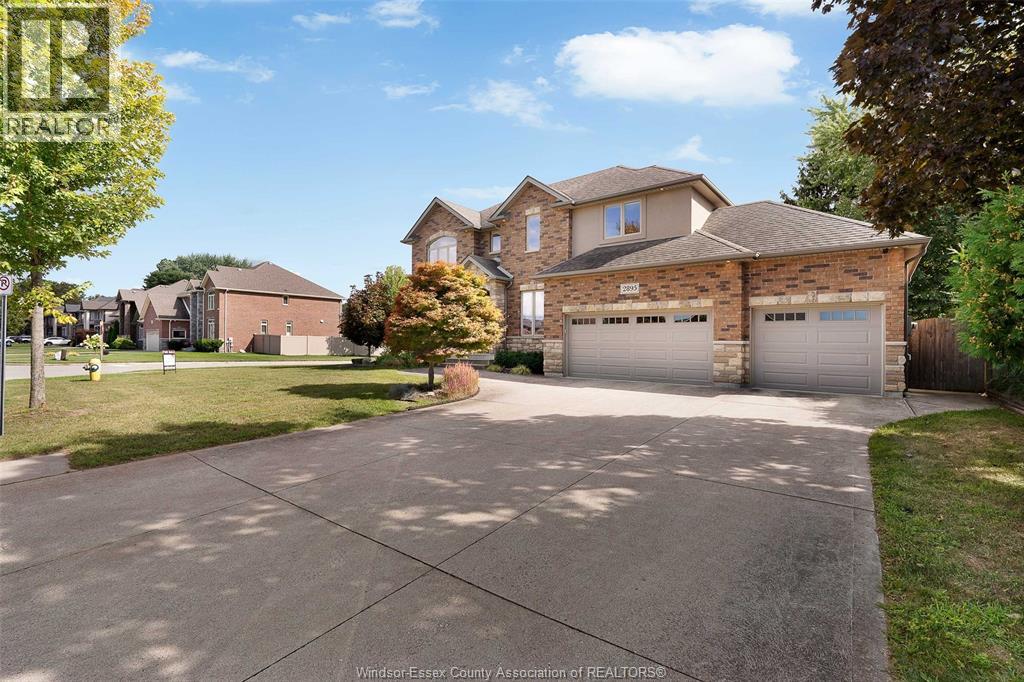 2895 Brooklyn Ave, Lasalle, ON N9H 1C7