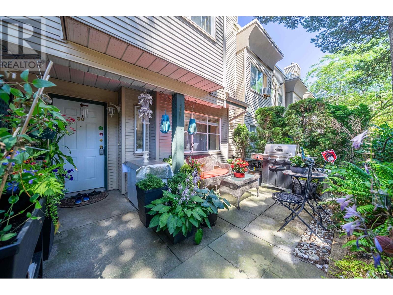12449 191 Street Unit 38, Pitt Meadows, BC V3Y 2R4