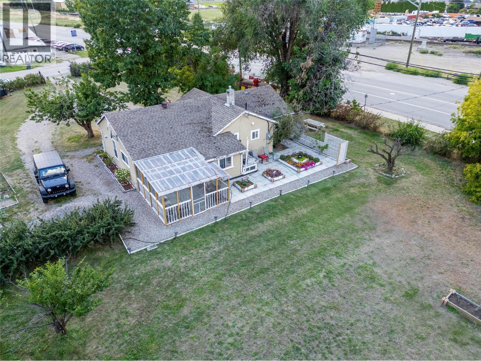 213 Bell St, Chase, BC V0E 1M0