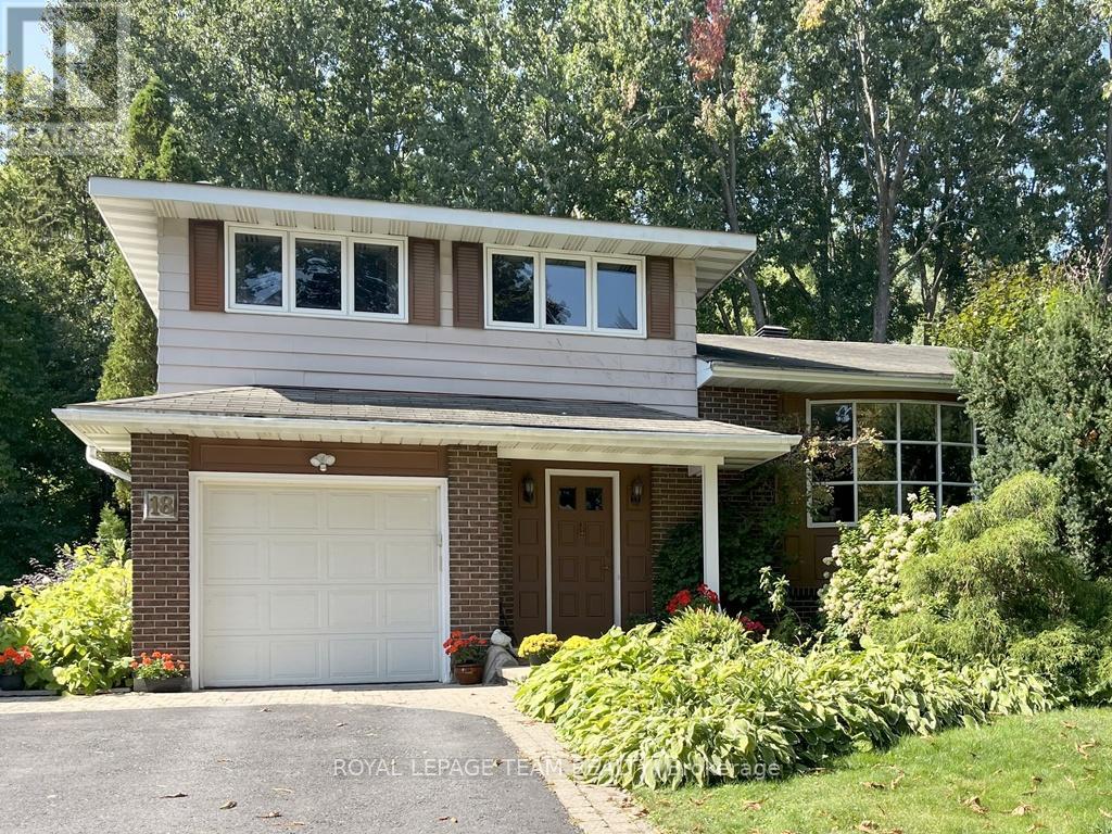 18 Diceman Cres, Ottawa, ON K1B 3Y3