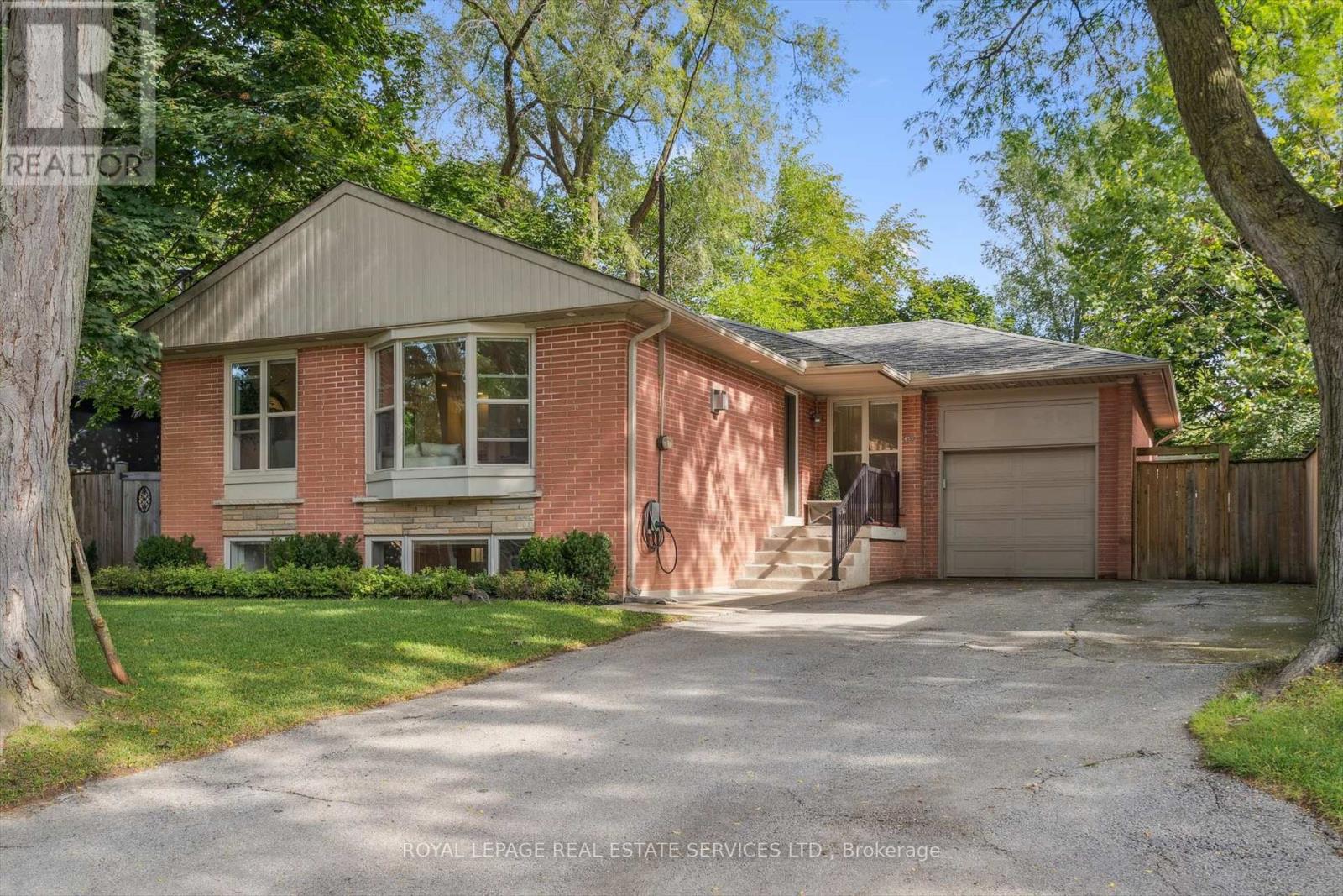 455 Willis Dr, Oakville, ON L6L 4V6