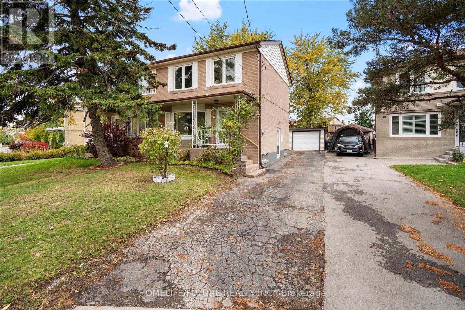 12 Ellendale Dr, Toronto, ON M1P 1N2