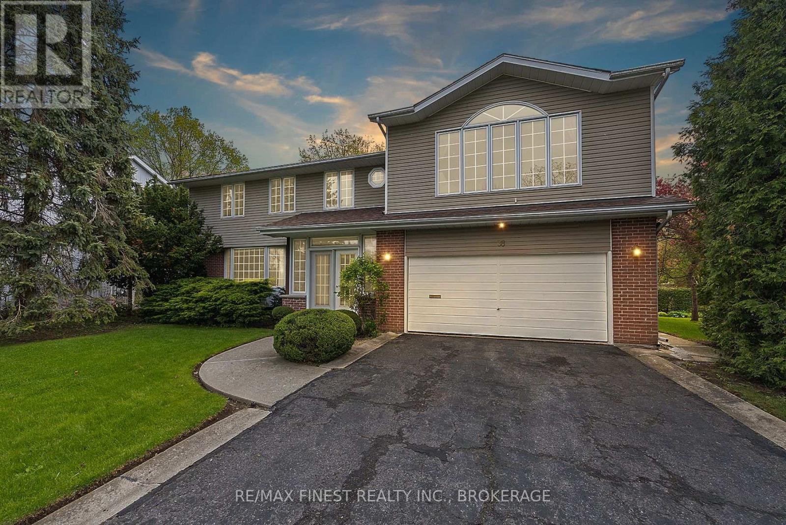 38 Lakeland Point Dr, Kingston, ON K7M 4E7