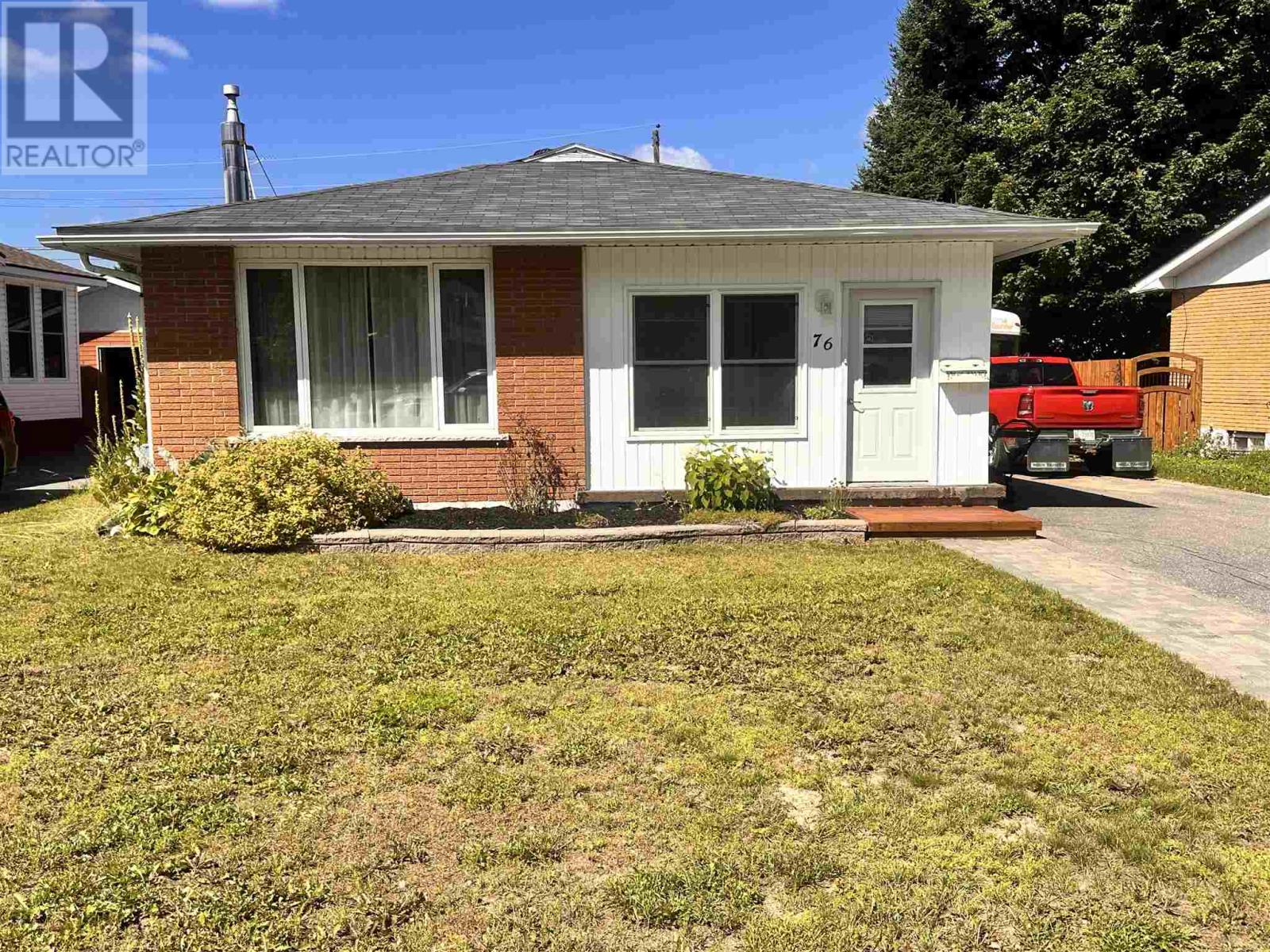 76 Mississauga Ave, Elliot Lake, ON P5A 2K5