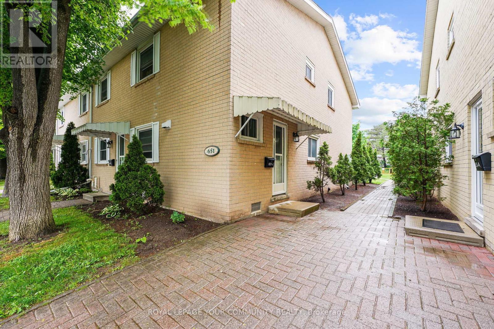 651 Albert Street #j, Waterloo, ON N2L 3V5
