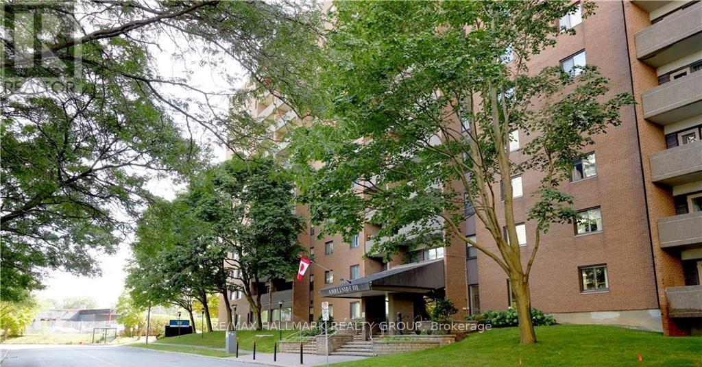 315 1100 Ambleside Dr, Ottawa, ON K2B 8G6