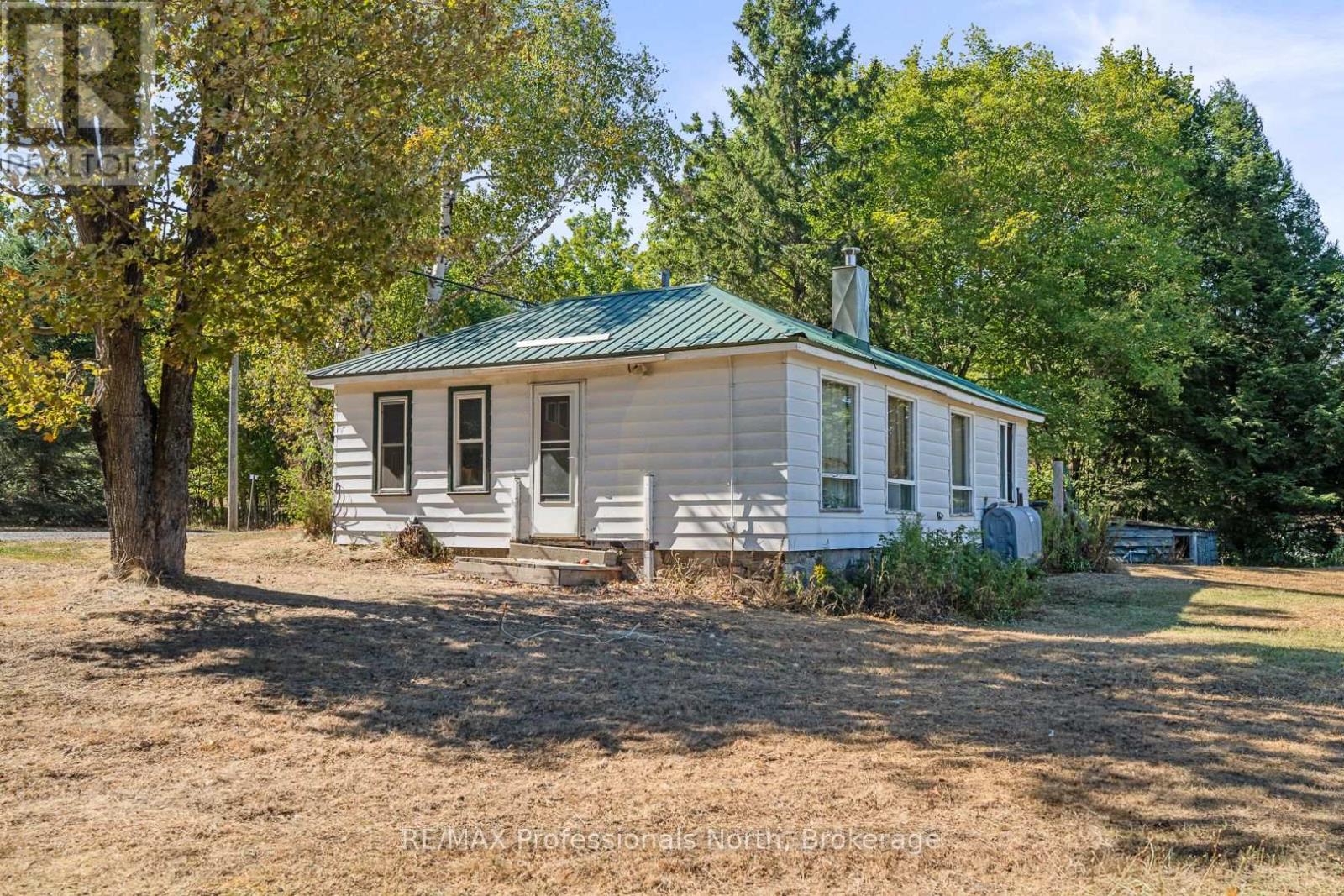 60 Mountain St, Dysart and Others, ON K0M 1S0