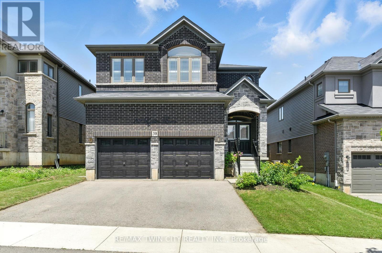 38 Lydia Ln, Brant, ON N3L 3Z9
